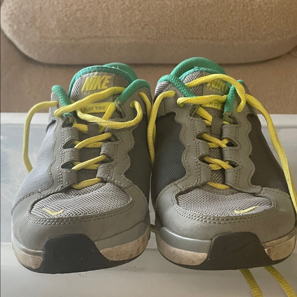 Nike Kids Sneakers in Gray and Yellow